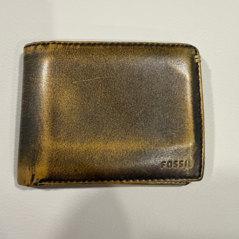 Fossil Men's Distressed Brown Leather Wallet